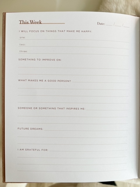 Modern One Line A Day: A Five-Year Memory Book