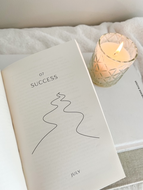 Your manifesting year - hardback book - Image 4