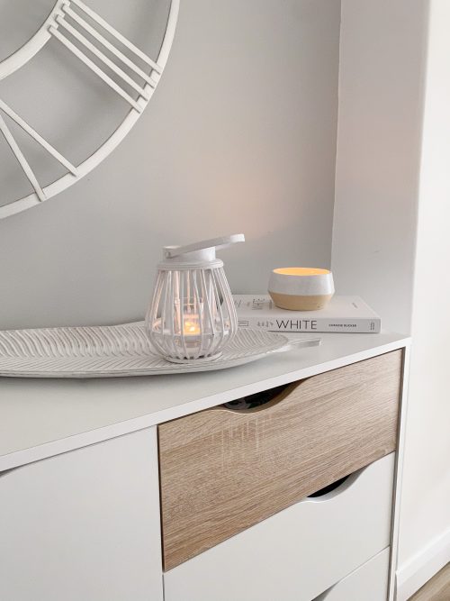 White lantern with handle - Image 3