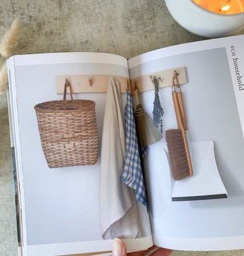 'Green Living' hard back book - Image 3