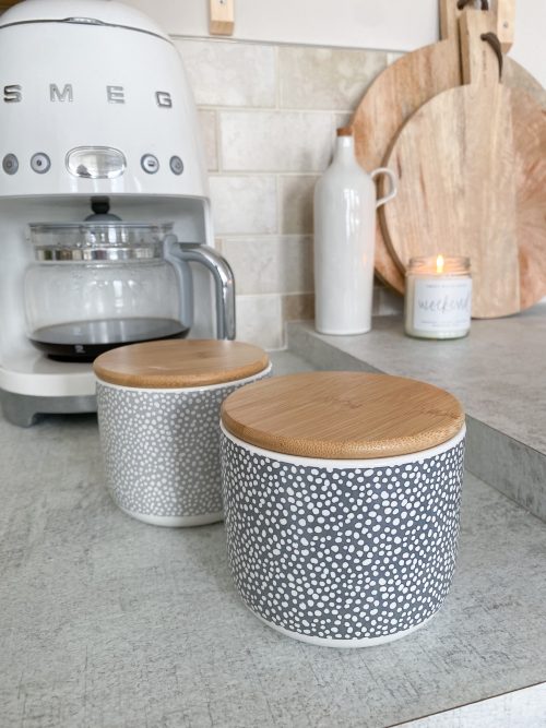 Spotty storage pot with wooden lid in light grey/dark grey - Image 3