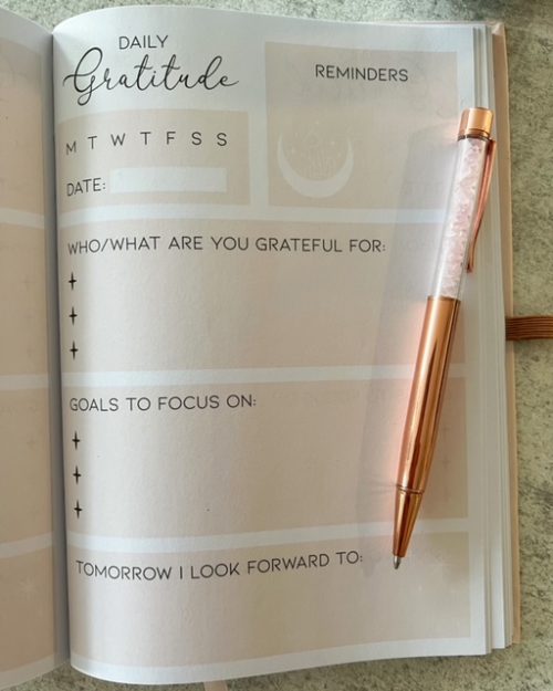 A beautiful 'Gratitude' journal with rose quartz pen - Image 2