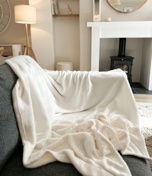 Super soft & snuggly cream blanket/throw