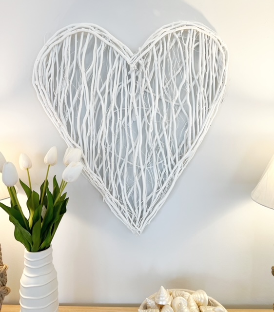 Wicker heart clearance lamp