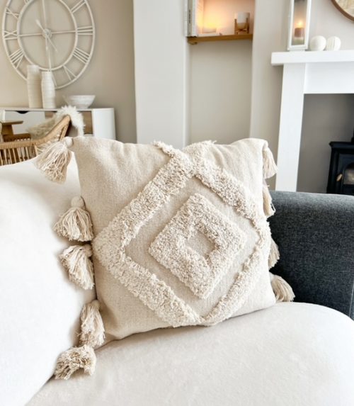Natural quality diamond and tassel cushion