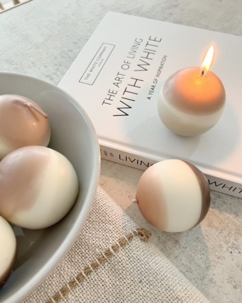 Tonal sphere ball candle