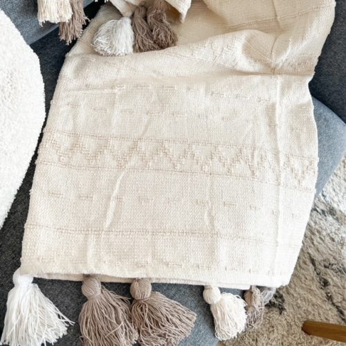 Natural textured throw with tassels - Image 2