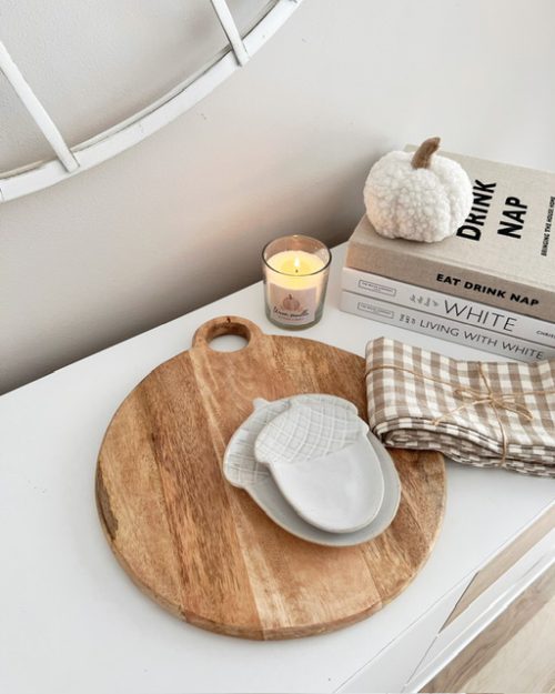 Rustic round wooden board with handle - Image 2