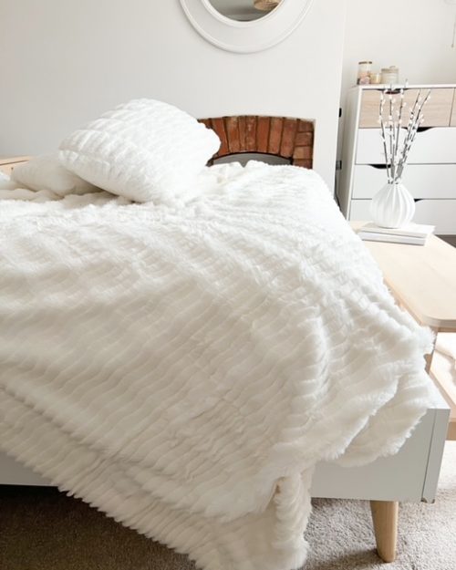 Luxury faux fur 'ripple' throw/blanket