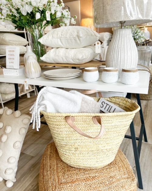 Large double handled hand woven basket - Image 2