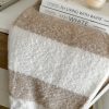 Super soft large two tone throw/blanket - Image 4