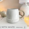 Beautiful ceramic acorn mug in a natural finish - Image 2