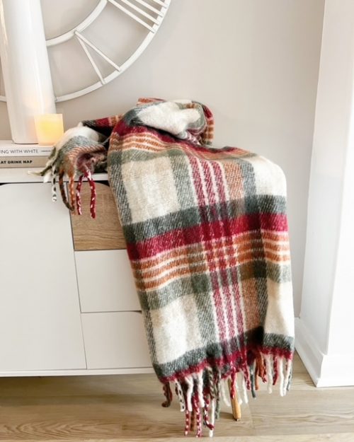 Beautiful warming tone tartan throw/blanket