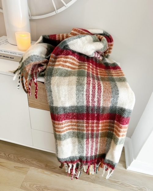 Beautiful warming tone tartan throw/blanket - Image 3