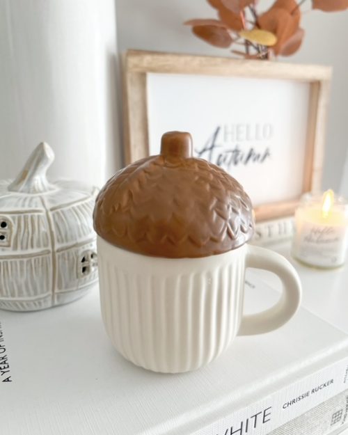 Lidded ceramic acorn mug - Image 2