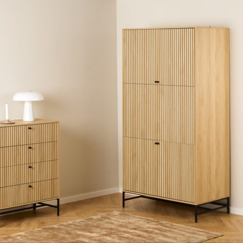 Albany Wardrobe 4 Doors in oak with black legs - Image 4