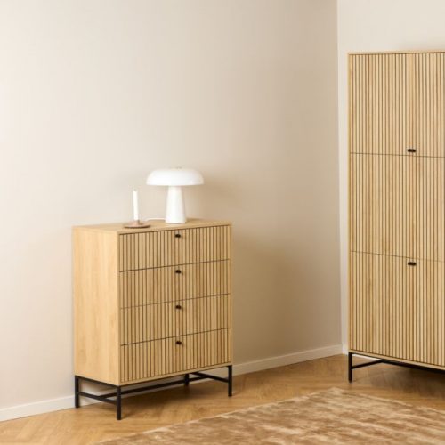 Albany Chest of 4 Drawers in Oak with Black Legs - Image 6