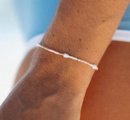 Pretty pink gold and pearl bracelet - Image 3